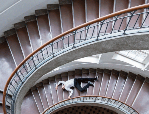 MANN AUF TREPPE / Postkartenserie: 100 Jahre Bauhaus